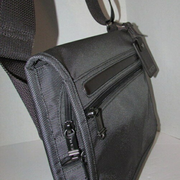 tumi ballistic nylon messenger bag